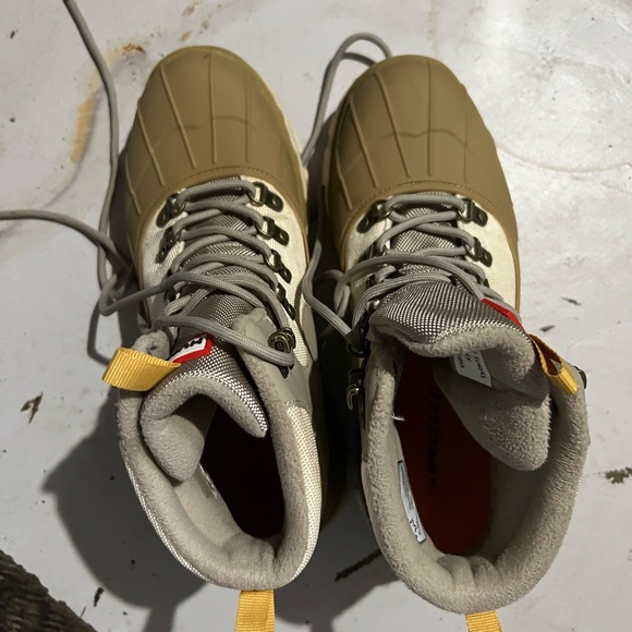 Like new Hunter Explorer Waterproof Duck Boots - Picture 6 of 6